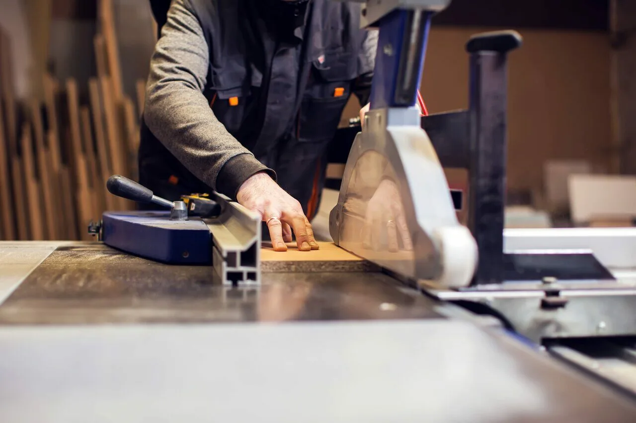 Новая услуга: раскрой и обработка плитного материала Новая услуга: раскрой и обработка плитного материала